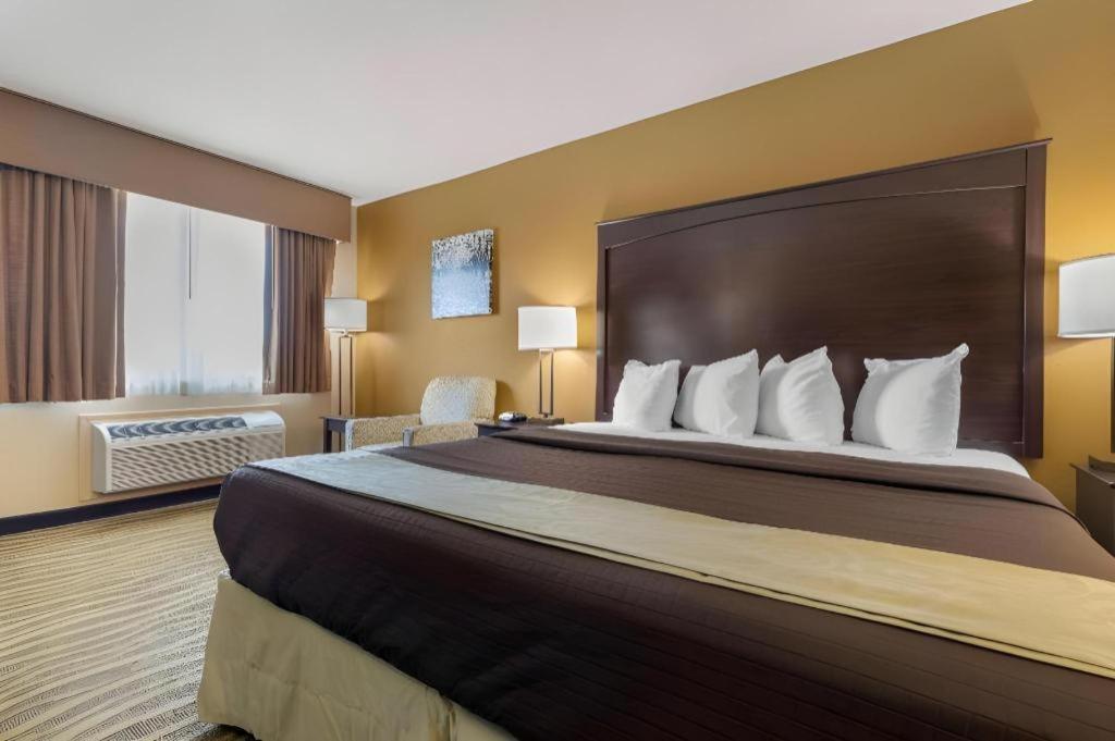 Best Western Taylor Inn מראה חיצוני תמונה