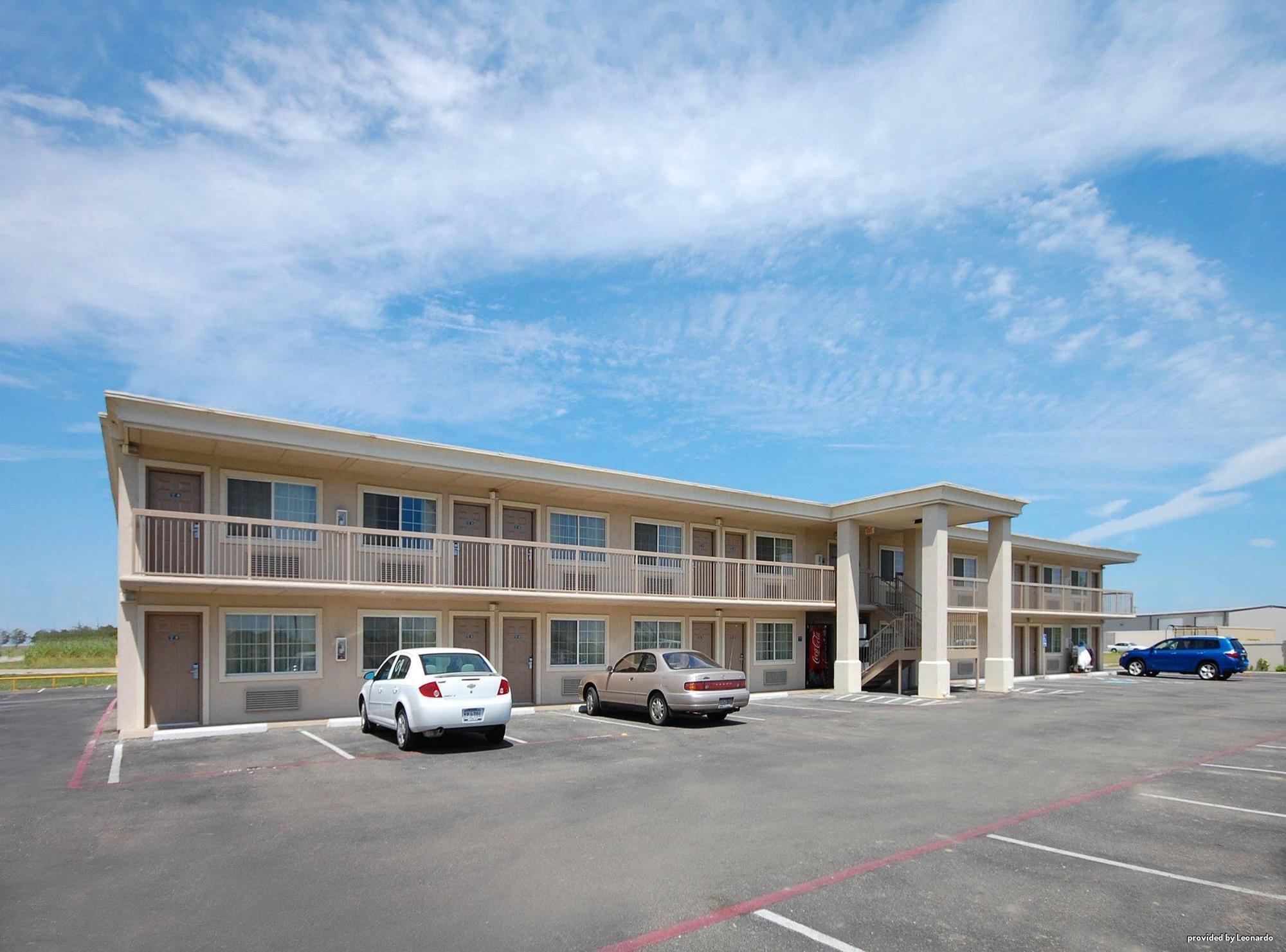 Best Western Taylor Inn מראה חיצוני תמונה